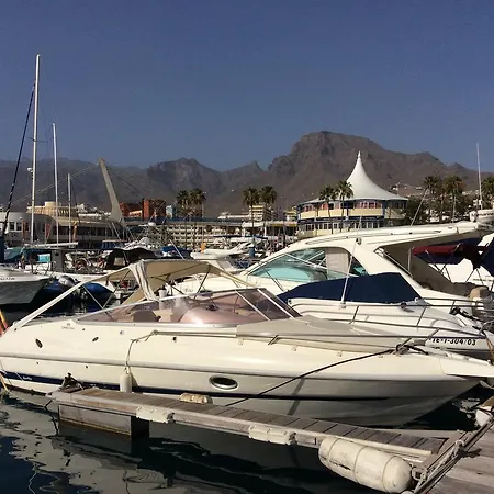Barco Colon Botel